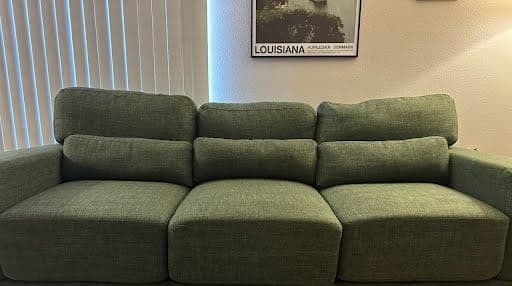 Professional junk removal San Diego - furniture and household item disposal service