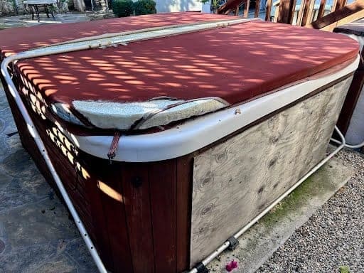 Hot tub removal San Diego - professional spa and Jacuzzi disposal service